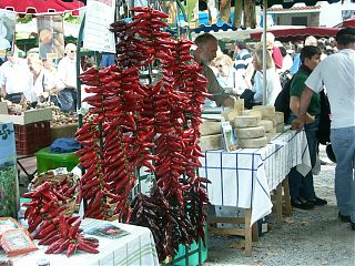 Discover the local markets